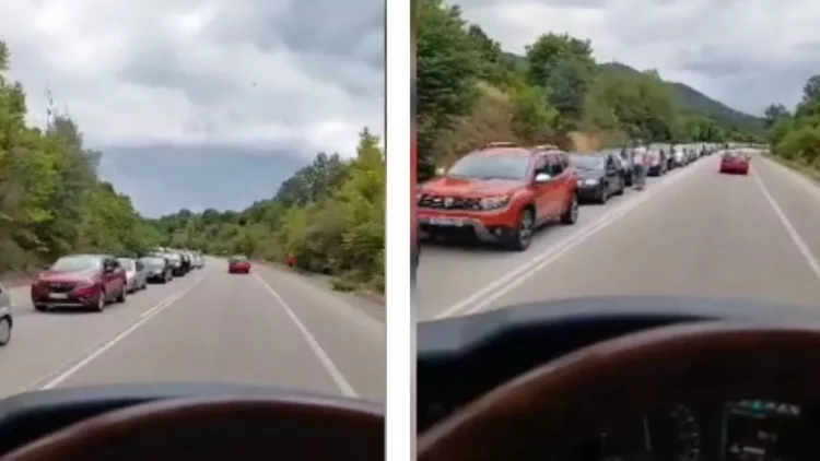 Radhë kilometrike në Kakavijë, emigrantët presin të hyjnë në Shqipëri