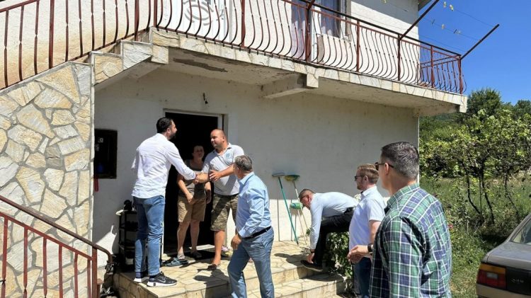 Ministrat Krasniqi e Rashiq vizitojnë familjen e dëmtuar nga zjarri