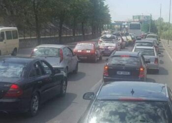 Rëndohet trafiku në Fier, këto janë tre akset më problematike