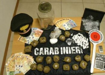 Fshihnin kokainën në kavanoza qelqi, si u kapën dy shqiptarët