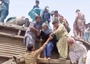 Treni i pasagjerëve del nga shinat, të paktën 15 të vdekur (VIDEO)