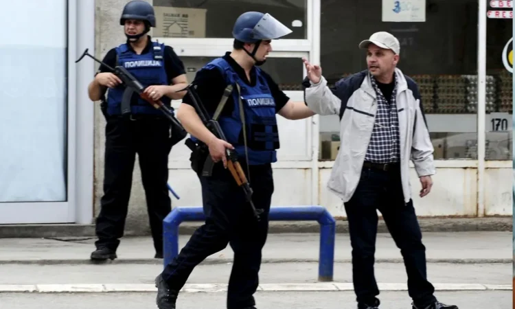 Sherr me armë mes dy familjeve, plagoset dhe i mituri