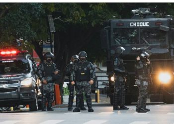 Policia ekzekuton 13 persona në Brazil