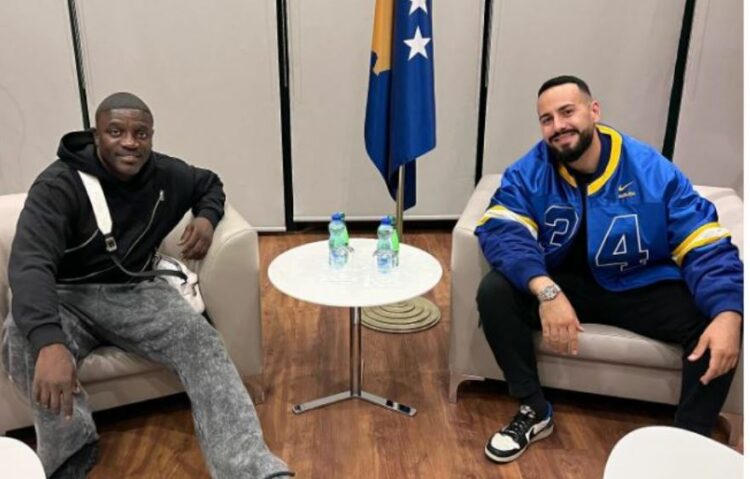 Reperi me famë ndërkombëtare, Akon mbërrin në Kosovë