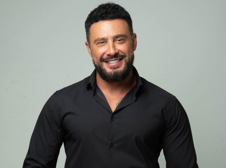 Bjonde për bjonde, Robert Berisha kapet mat (FOTO)