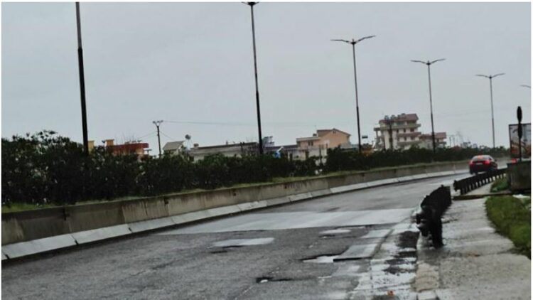 A do rregullohet ndonjëherë?! Zvarritje për rrugën Plepa-Shkozet