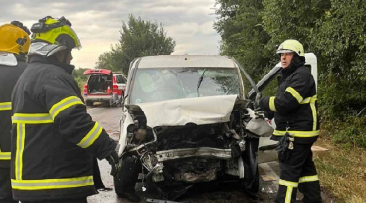Aksident i shumëfishtë, dy të vdekur dhe tre të lënduar