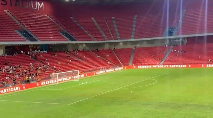 “Kot fare”, Partizani luan për Europën por tifozët ia kanë varur