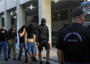 Kush e vrau tifozin e AEK Athens?