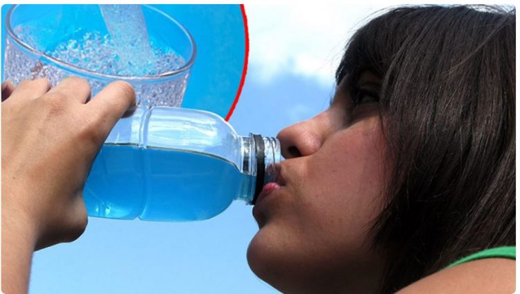 A rrezikon shëndetin uji i tepërt?