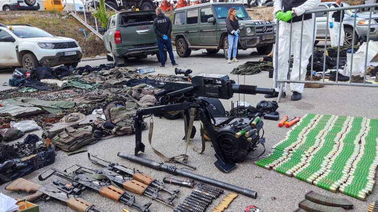 Nga raketa hedhës te eksplozivi, ja çfarë u sekuestrua në Zveçan (FOTO)