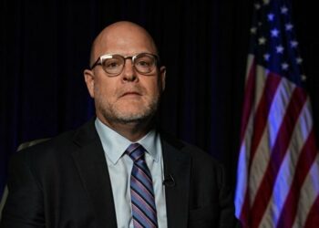 Ambasadori i SHBA në Kosovë, ja zgjidhja për të dalë nga kriza