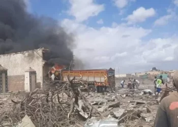 Shpërthen kamioni, të paktën dhjetë të vdekur