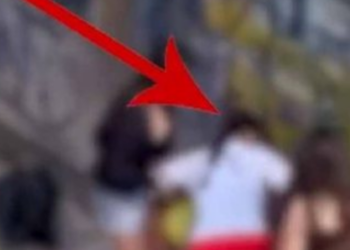 VIDEO/ Vajzat thithin tullumbacen me azot, njëra shembet në tokë