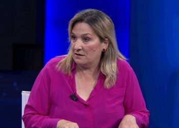 Flutura Açka jep dorëheqjen si kryetare e komisionit të Edukimit