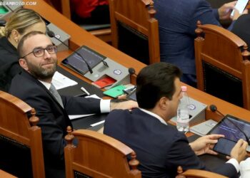 Bardhi nuk njeh Bashën si kryetar, thërret në takim deputetët