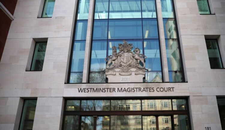 Pesë persona akuzohen se kanë spiunuar për Rusinë në Britani