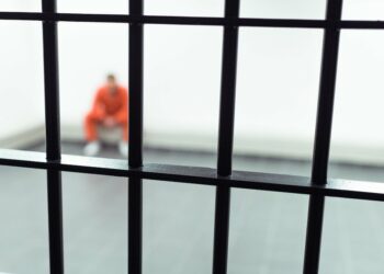 Aktori hollivudian rrezikon 30 vjet burg për përdhunim