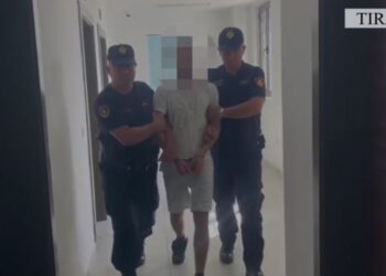 Shiste drogë në afërsi të shkollave në Laprakë, arrestohet 23-vjeçari