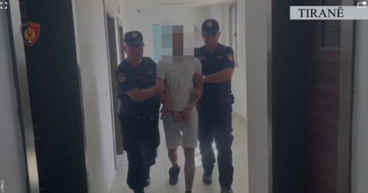 Shiste drogë në afërsi të shkollave në Laprakë, arrestohet 23-vjeçari