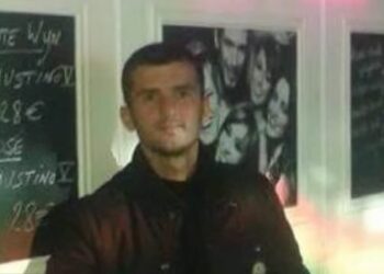 “E hodhi si leckë te shkallët”! Dëshmia tronditëse: I zbrazi armën…