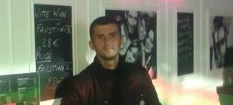 “E hodhi si leckë te shkallët”! Dëshmia tronditëse: I zbrazi armën…