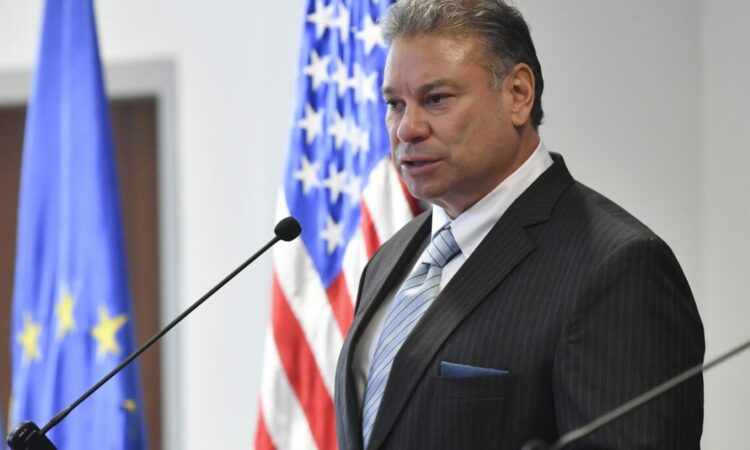 Gabriel Escobar: I shqetësuar për mesazhet që vijnë nga Prishtina