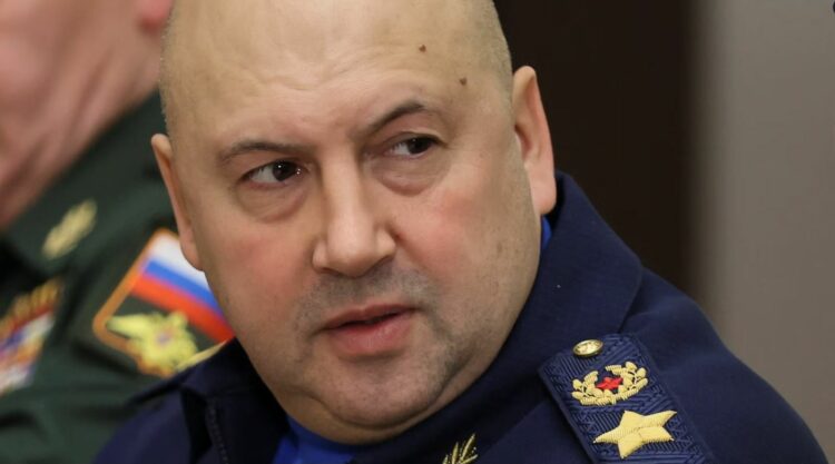 Gjenerali rus rishfaqet në publik