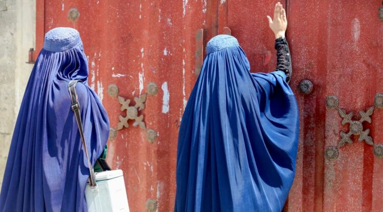 HRW: Mohimi i të drejtave bazike të grave në Afganistan, krim kundër njerëzimit