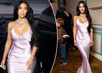 Kim Kardashian shkëlqen në Javën e Modës në Paris