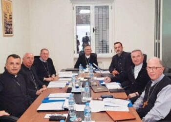 Censi/ Kisha Katolike apel besimtarëve: Deklaroni përkatësinë fetare