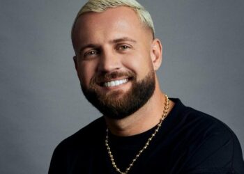 Luizi tashmë ka filluar “të shtrojë trotuaret” (VIDEO)