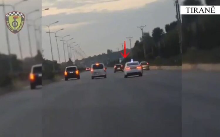 Manovra të rrezikshme në rrugë, e pëson keq shoferi në Tiranë