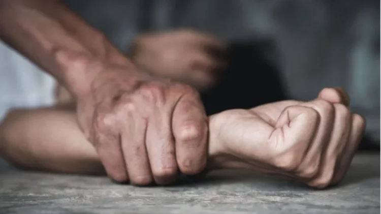 Sulmoi një 64-vjeçare dhe tentoi ta përdhunonte, arrestohet shqiptari