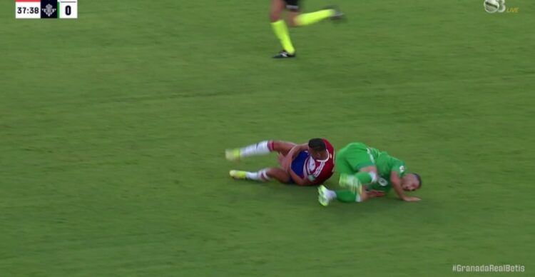 Dëmtohet dhe lë në mes ndeshjen e Granadës, Uzuni “tremb” Sylvinhon