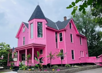 Shtëpia e vërtetë e Barbie del në shitje (FOTO)