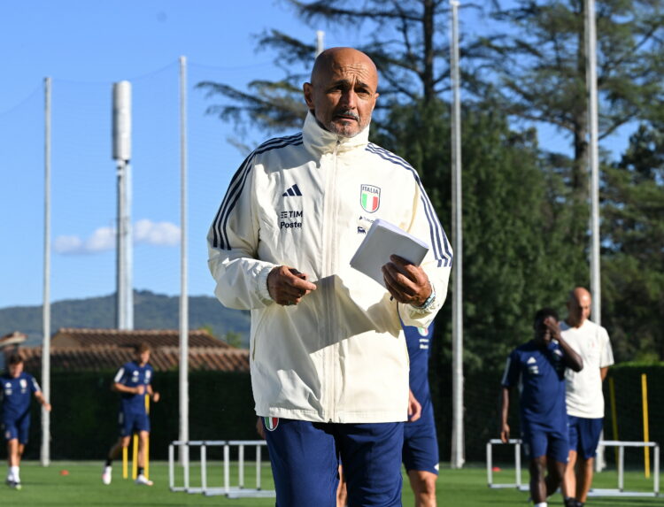 Italia zhvillon stërvitjen e parë me Spallettin