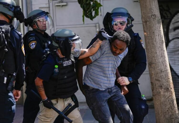 Tensione në Tel-Aviv, Netanyahu kërkon dëbimin e emigrantëve