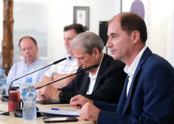 Zgjedhjet në Kukës, Emri Vata: Jam zëri i Berishës, do heq taksën…