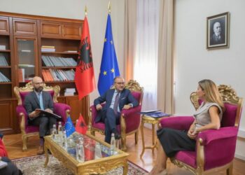 Tabaku i tregon Soreca-s vijat e kuqe: Ja ku duhet të…