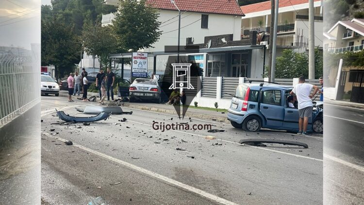 Aksident i frikshëm, makinat përplasen kokë më kokë, 4 të plagosur (VIDEO)