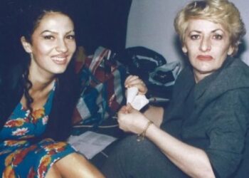 “Më mungon shumë”/ Adelina poston mesazh prekës për nënën e saj