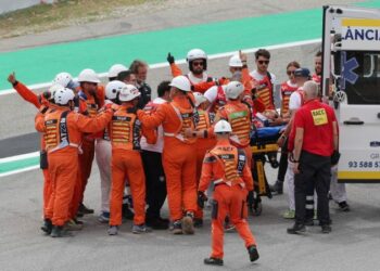 Aksident i frikshëm në MotoGP, Bagnaia rrëzohet në pistë dhe… (VIDEO)
