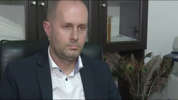 Pagoi Dumanin t’i vriste ish-gruan, lihet në burg Alban Bengasi