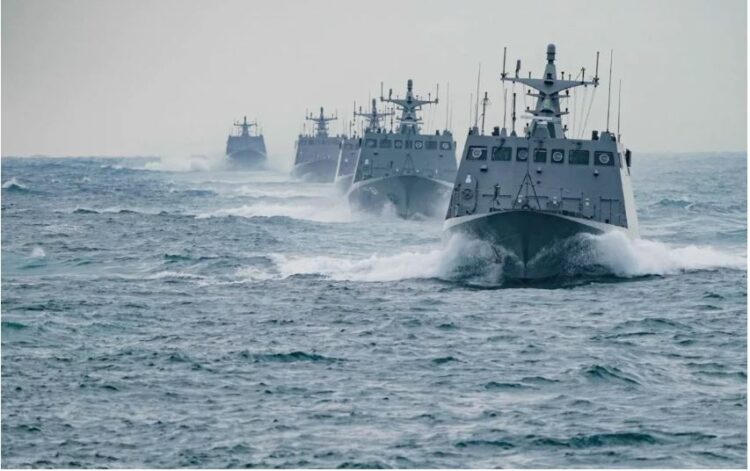 35 avionë dhe 27 anije ushtarake kineze rrethojnë Tajvanin