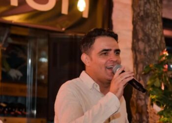 Fansat e Luizit suprizojnë Armaldo Kllogjerin gjatë koncertit