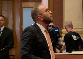 “Të nxjerr jashtë”, Bardhi përplaset me Nikollën për Bashën