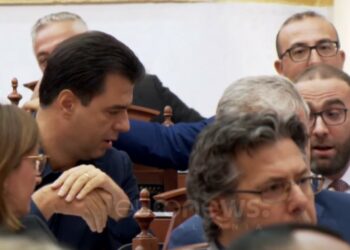 Korreshi për Bashën: Ditën të jep dorën, natën të zë pritë