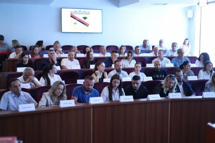 Meta: Bashkia e Kamzës, pazar në dëm të të pastrehëve