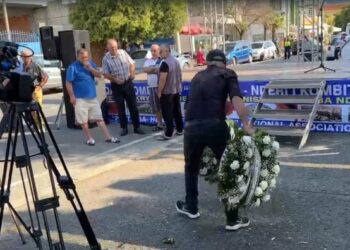 “Më kanë pushkatuar gjyshin”/ Qytetari refuzon kurorat e Benet Becit